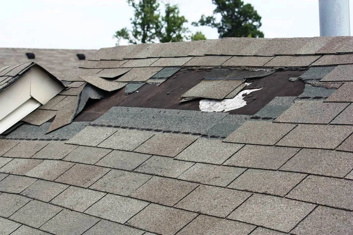 winddamagedroof 1920w